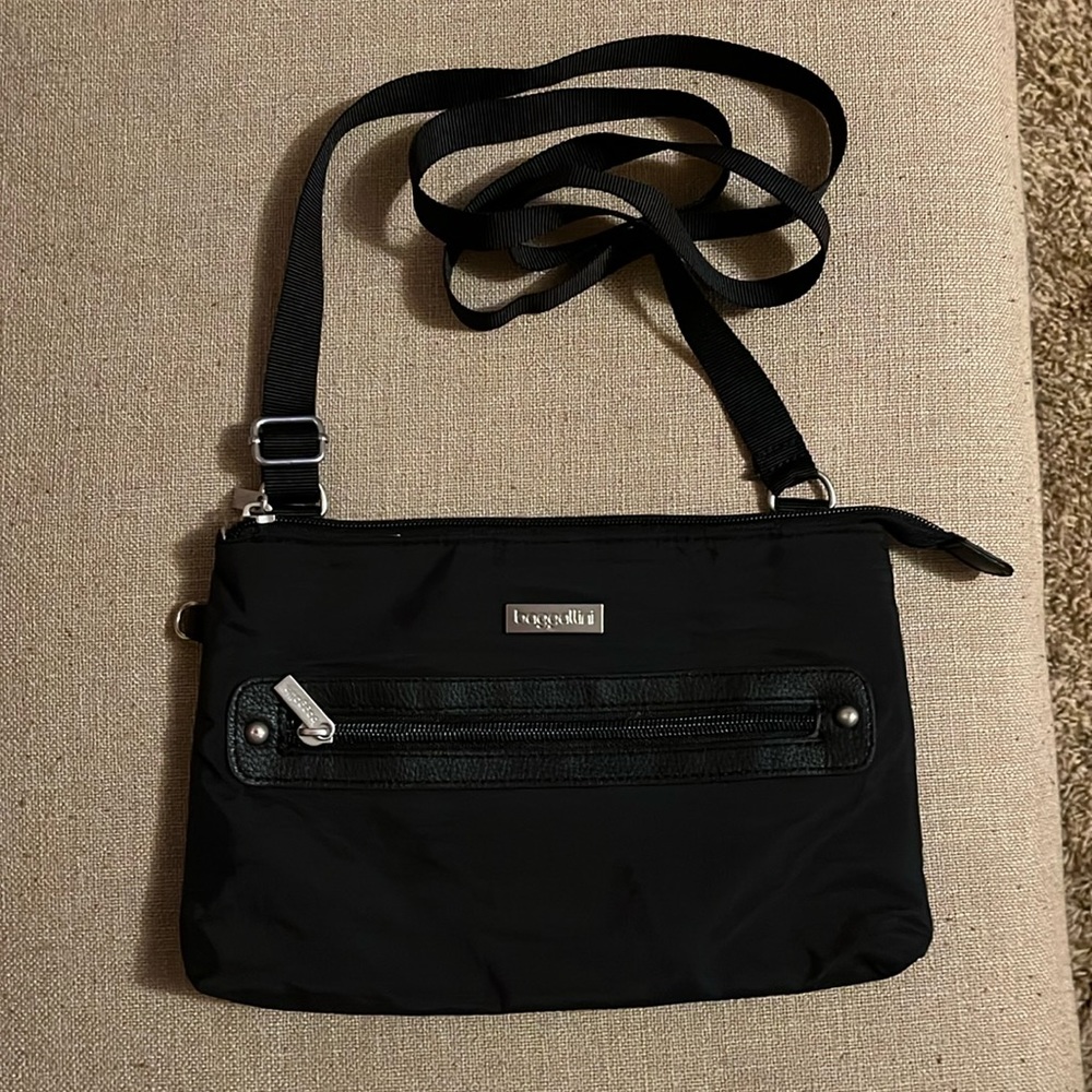 Baggallini Crossbody purse
